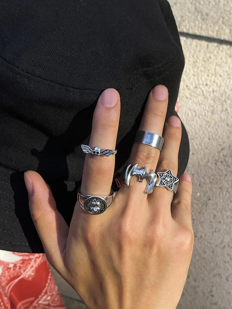 Grunge rings-Y2k station