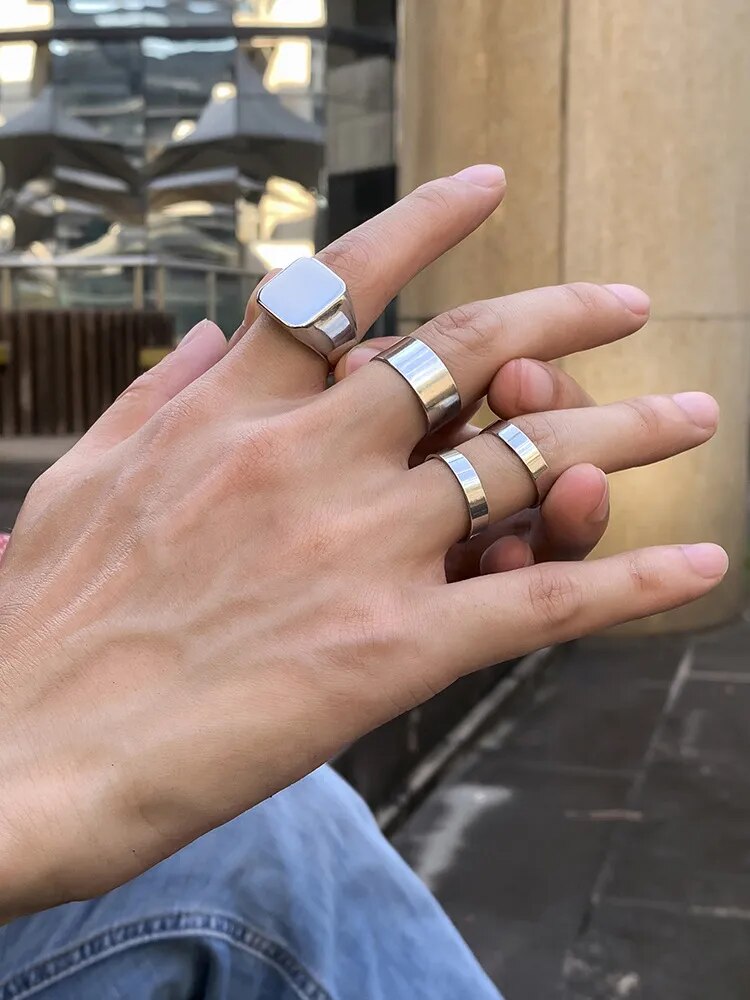 Grunge rings-Y2k station