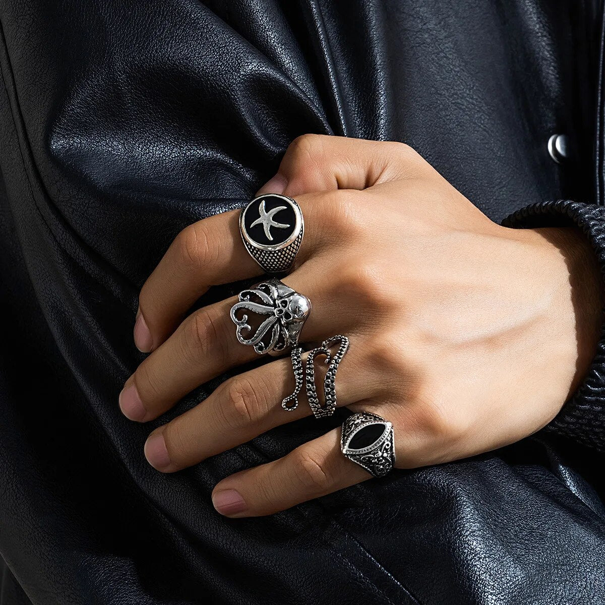 Grunge rings-Y2k station