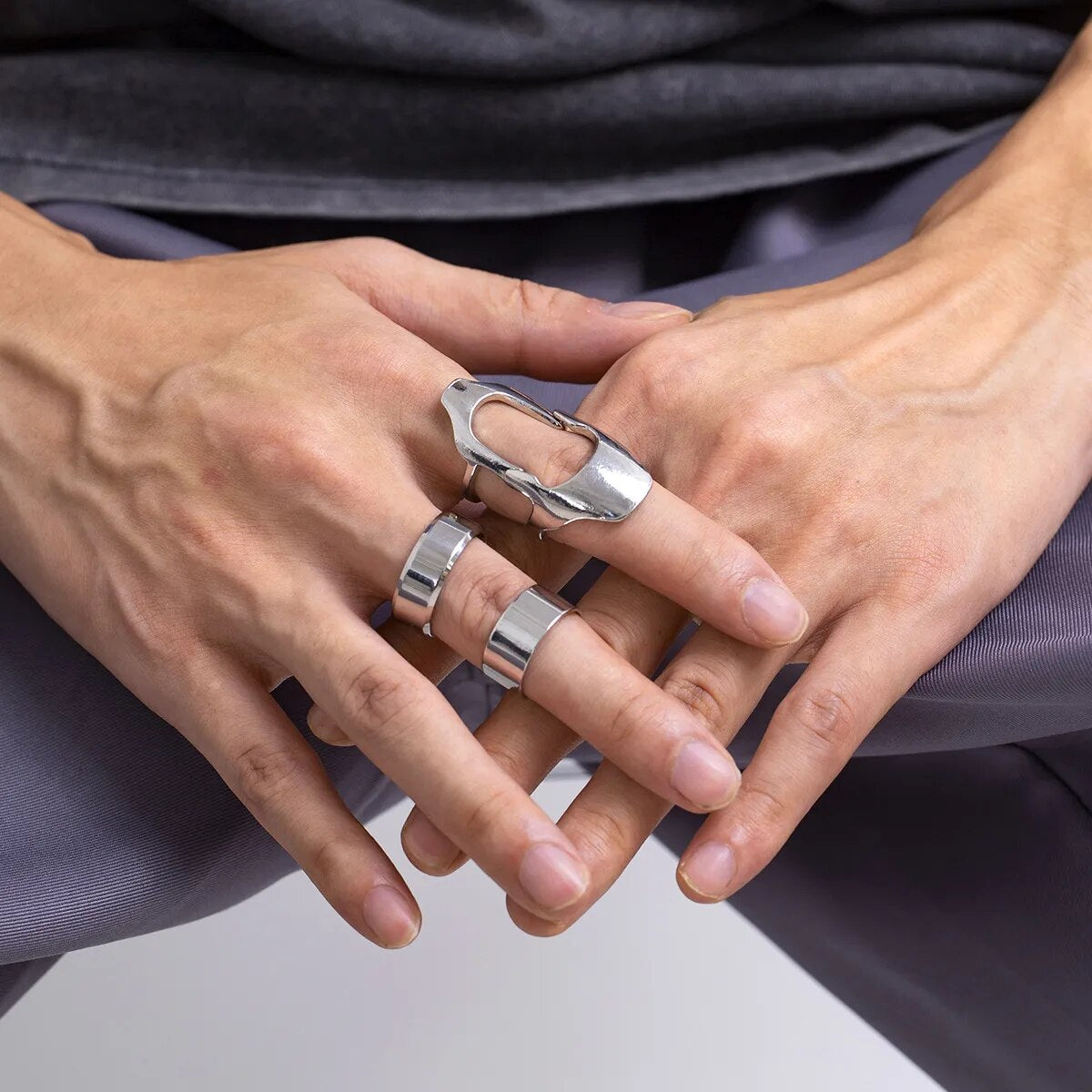 Grunge rings-Y2k station