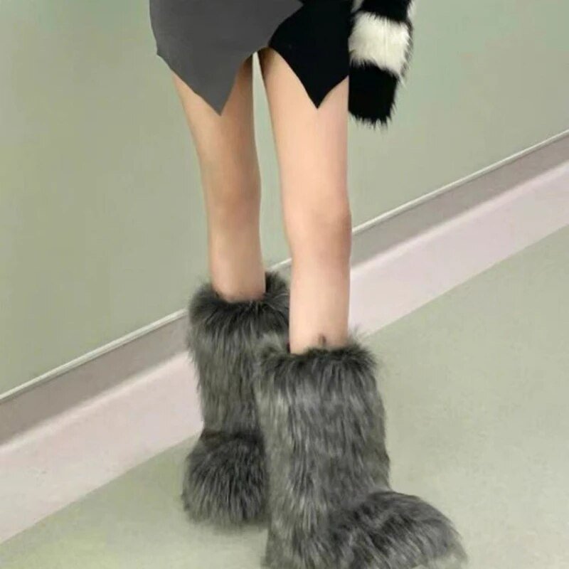 Y2K fluffy boots - Y2k station